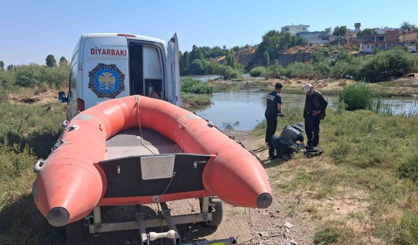 Dicle Nehrinde mahsur kalan 52 küçükbaş hayvan 3 gün sonra kurtarıldı