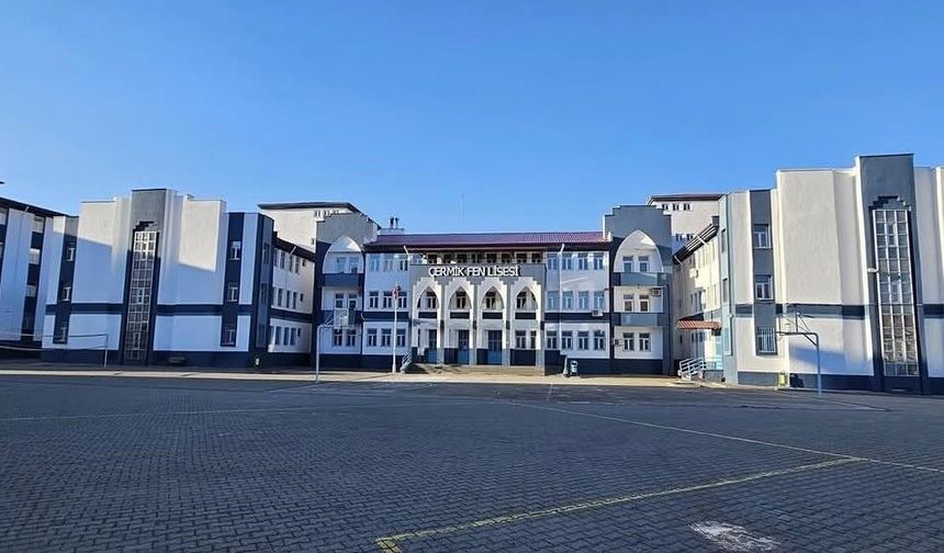 Diyarbakır'da 11 öğrenci zehirlenme şüphesiyle hastaneye kaldırıldı