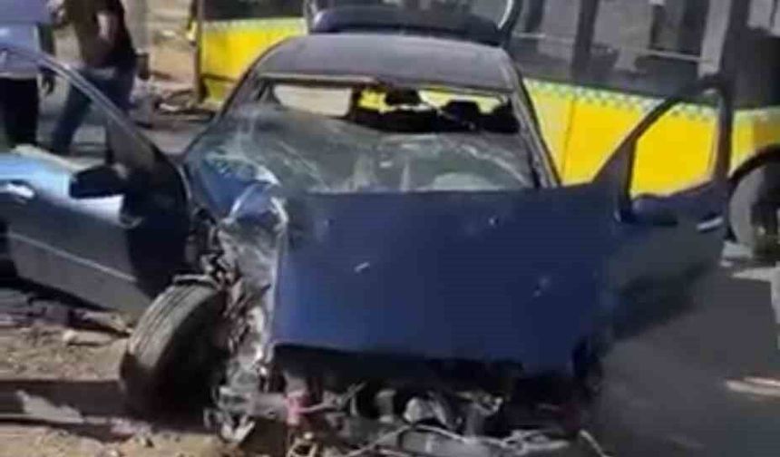 Siirt'te belediye otobüsü ile otomobil çarpıştı: Bir yaralı
