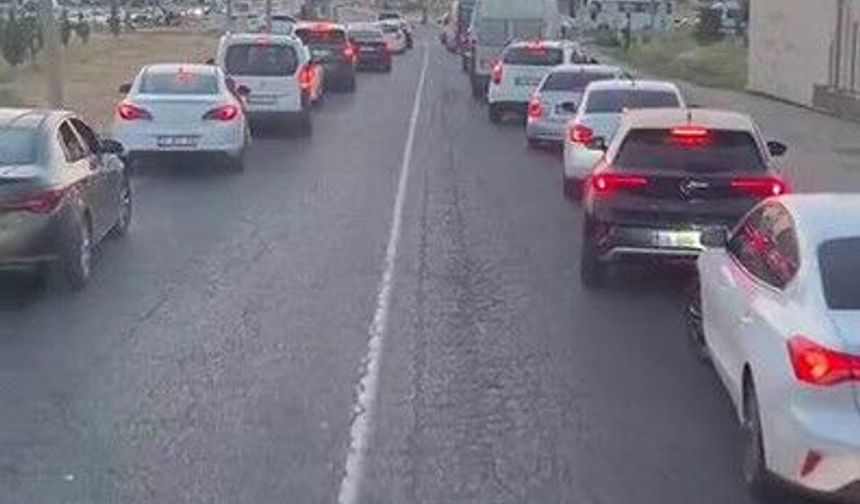 Diyarbakır'da sürücülerden örnek davranış: İtfaiyeye fermuar sistemi
