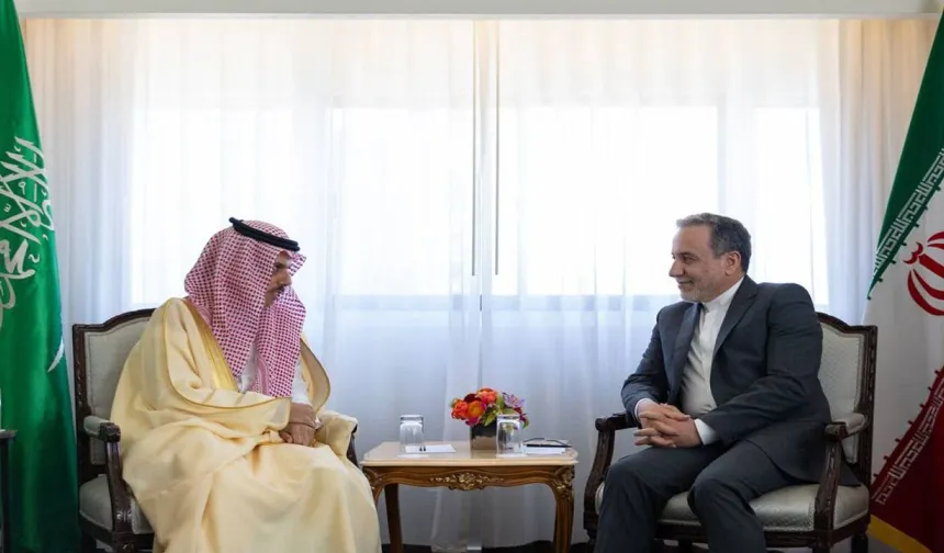 İran ve Suudi Arabistan dışişleri bakanları görüştü