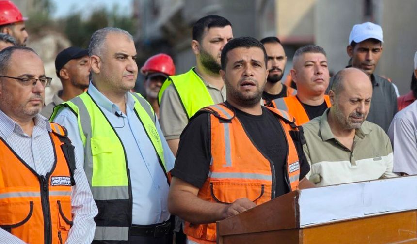 Gazze'de enkaz altındaki şehitlerin naaşlarını çıkarma çalışmaları sürüyor