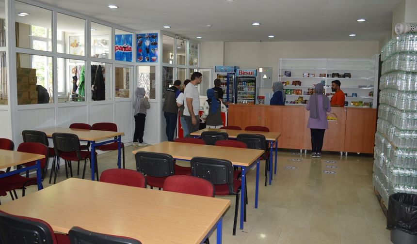 Okul kantinlerinde yeni dönem: Tostlara peynir zorunluluğu, birçok ürüne satış yasağı