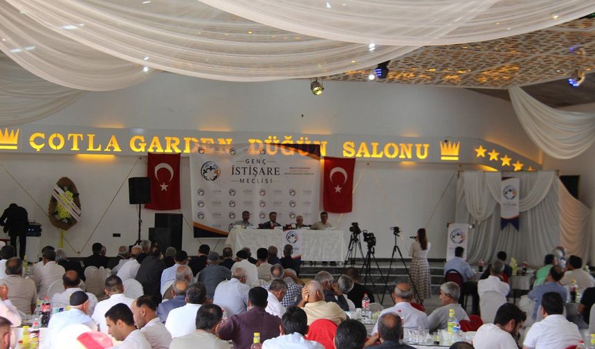 Prof. Dr. Yaşaroğlu: Aileyi ayakta tutmak için hepimizin sorumluluk alması gerekiyor