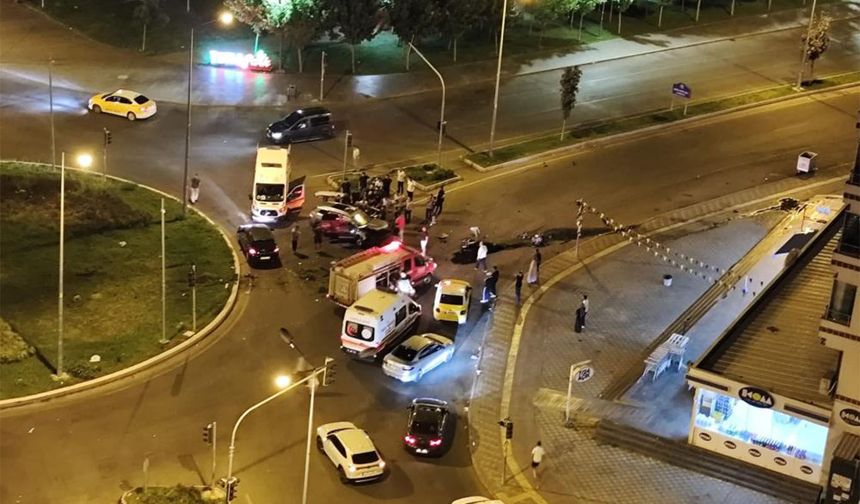 Diyarbakır’da hızla kavşağa giren araç kontrolden çıktı: Bir yaralı