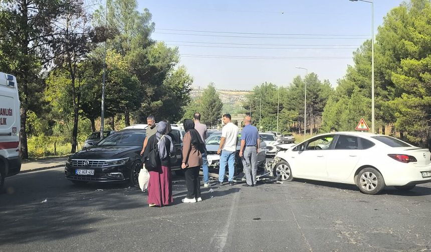 Diyarbakır'da hastane önünde trafik kazası: 4 yaralı