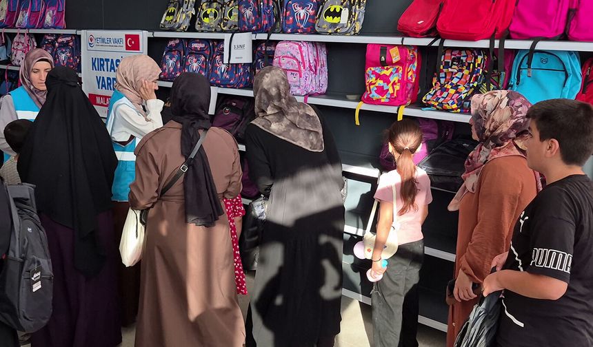 Yetimler Vakfı'ndan Malatya'da yetim ailelere eğitim ve gıda desteği