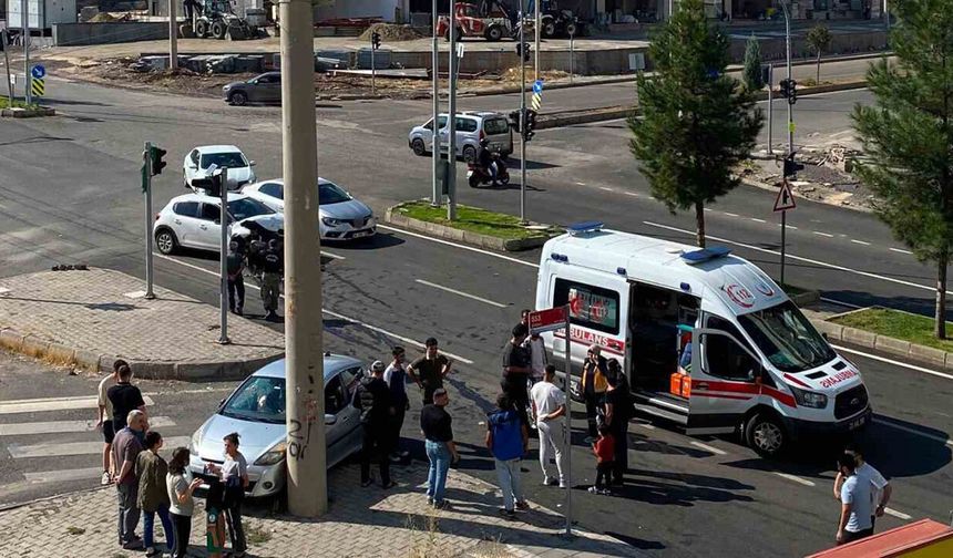 Diyarbakır'da trafik kazası: 3 yaralı