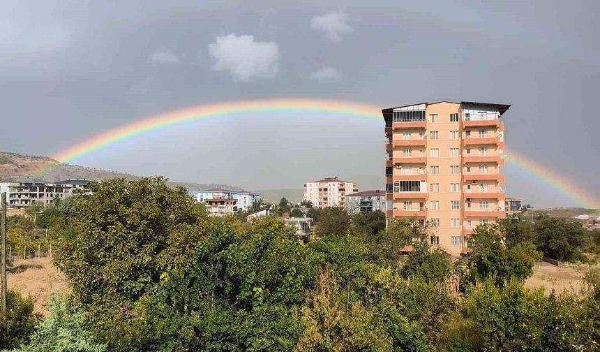 Dicle'de gökkuşağının renkli tonları görsel şölen oluşturdu