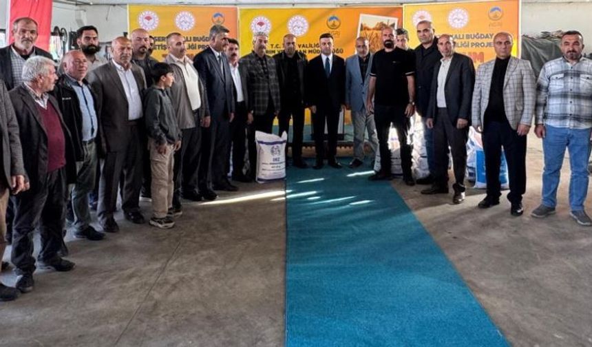 Ağrı'da bin 100 çiftçiye 550 ton sertifikalı buğday tohumu desteği