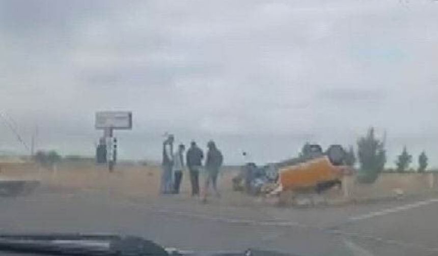 Diyarbakır'da taksi takla attı: Kazada 1 kişi yaralandı