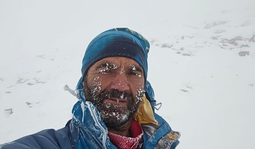 Diyarbakırlı dağcı Ağrı Dağı'nda fırtınaya yakalandı