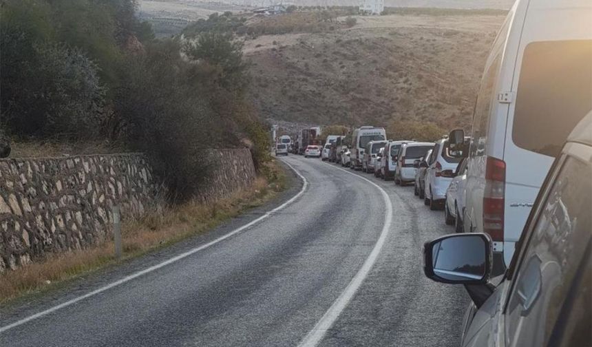 Kontrollü patlatmalar uzun araç kuyruklarına neden oluyor