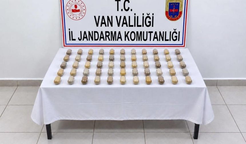Van'da mide ve bağırsağından 55 kapsül çıktı