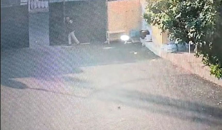 Üzerine demir kapı düşen bekçi yaralandı