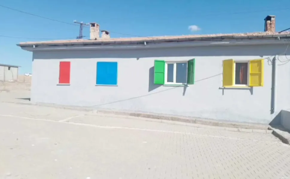 Diyarbakır'da 2 okul kaymakamlık tarafından yenilendi