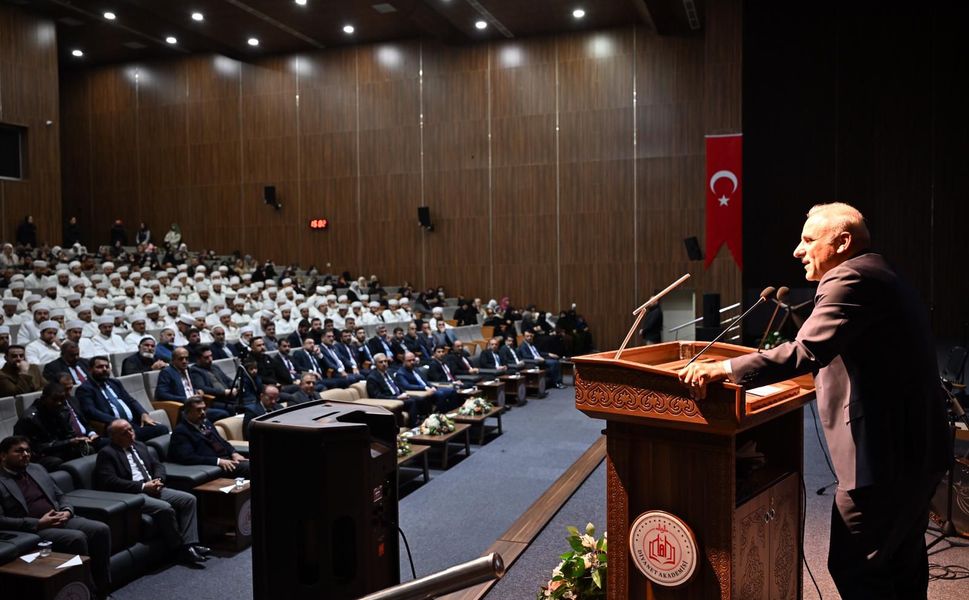 Diyarbakır'da 151 imam hatip 'Akademi'den mezun oldu
