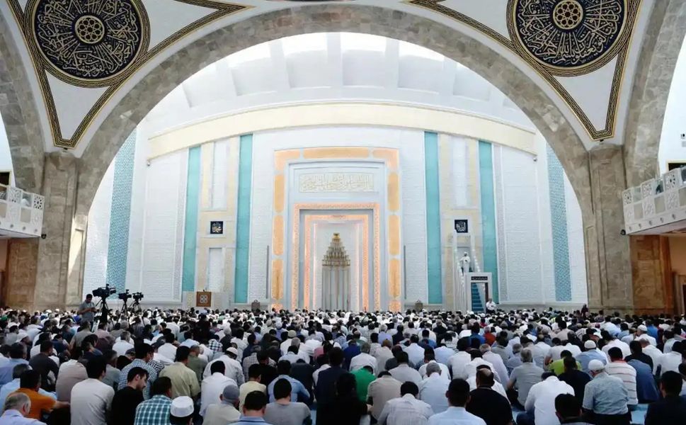 Cuma hutbesi: İnsan; kâinatın gözbebeği