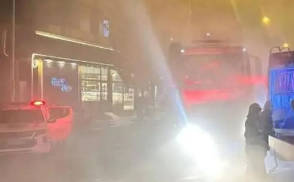 Diyarbakır'da binanın üst katında yangın