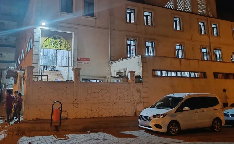 Diyarbakır'da din görevlilerine ve cami cemaatine çirkin saldırı