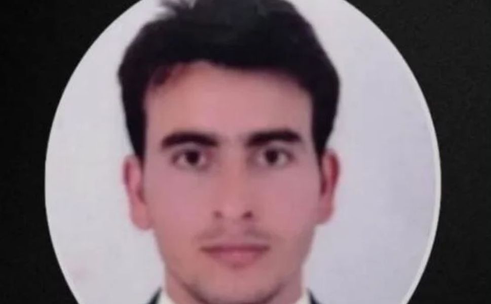 Diyarbakır'da genç doktor evinde ölü bulundu: Göz yaşları içinde toprağa verildi