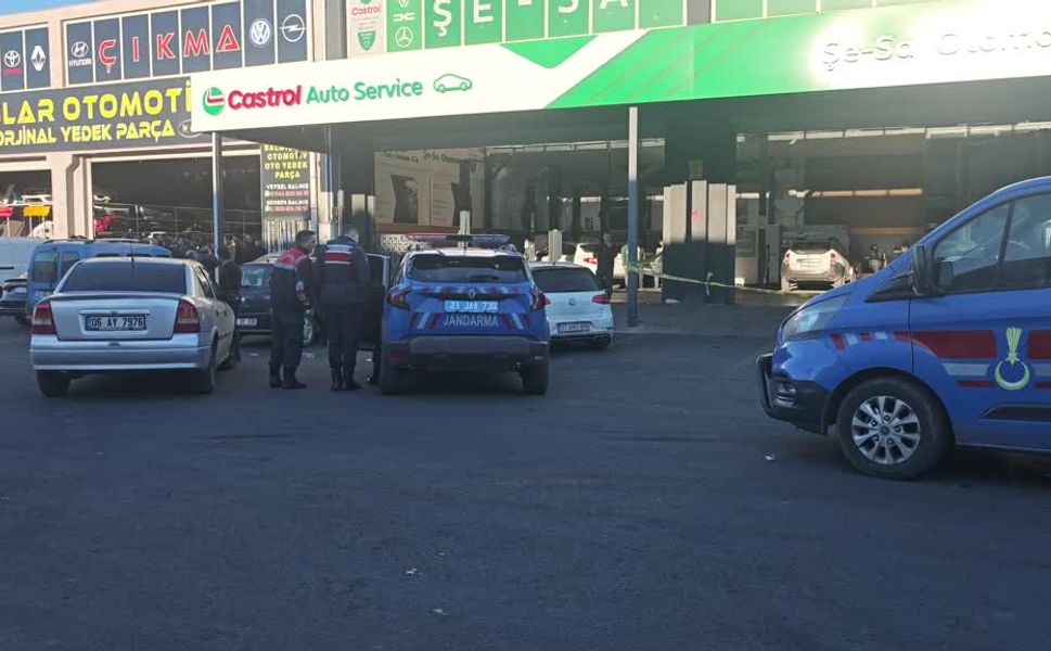 Diyarbakır'da sanayi sitesinde alacak-verecek kavgası: 4 yaralı