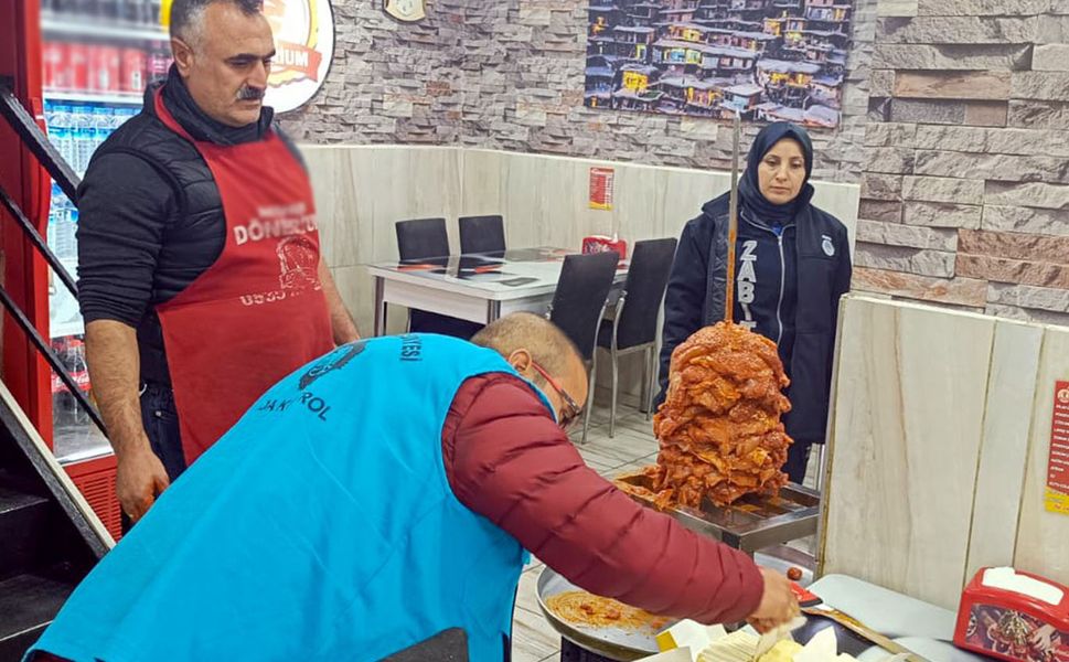 Diyarbakır’da 426 kilo sağlıksız tavuk ürünü imha edildi