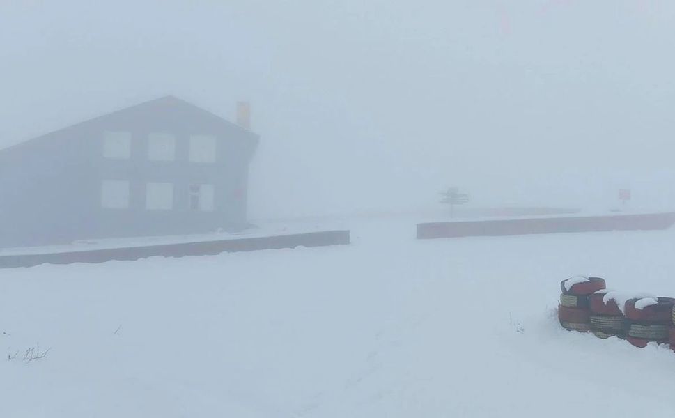 Karacadağ'da mevsimin ilk karı yağdı: Zirve beyaza büründü